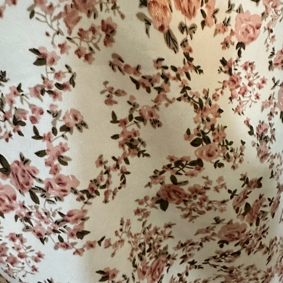 Floral Ruffle Blouse - Picture 2 of 2